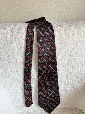 Ambassador Black and Red Patterned Silk Tie